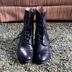 Frye Courtney lace up boots | black | size 7